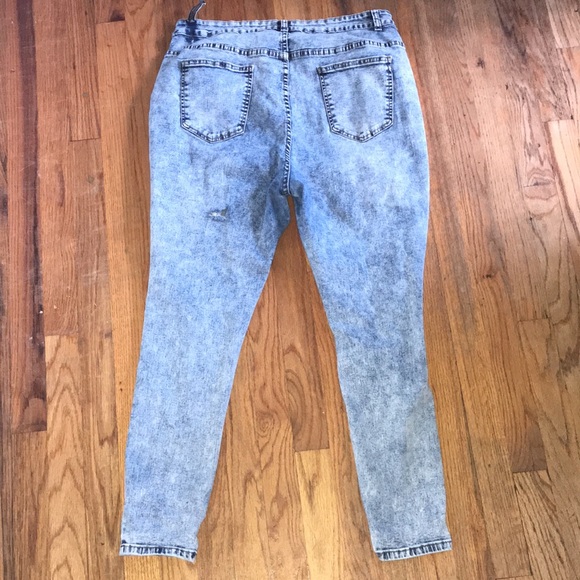 Shein Curve Stone Wash Distressed Jeans - Picture 4 of 7